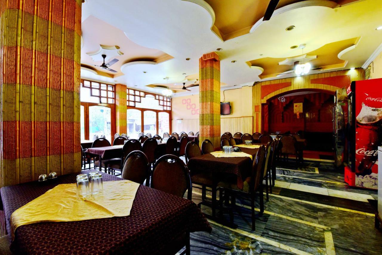 Oyo 26909 Hotel Paras Манди Экстерьер фото